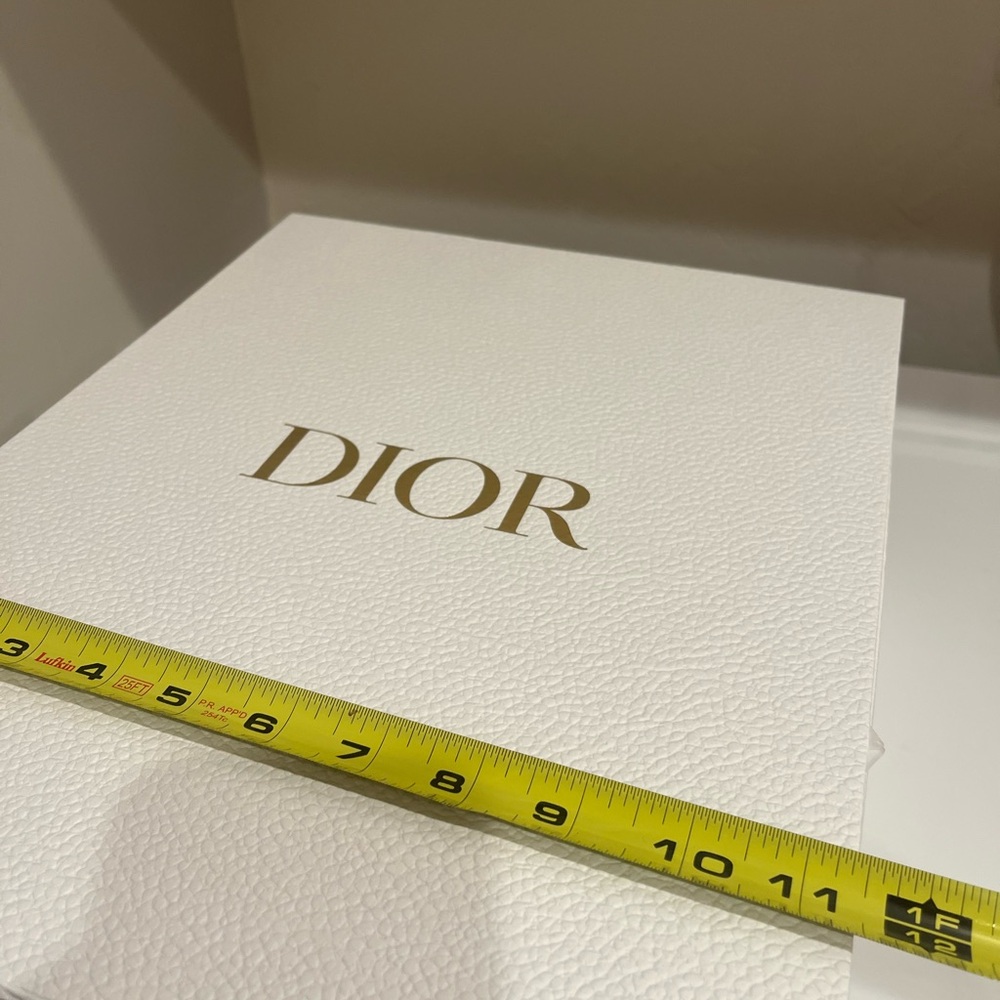 Dior White Box with Gold Logo - Picture 6 of 6